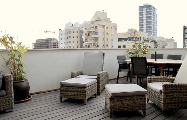 Stunning Duplex Near the Sea - Photo 23