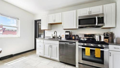 HostWise Stays - The Butler - Prime 1BR Butler St Apt, across from Umami - Foto 2