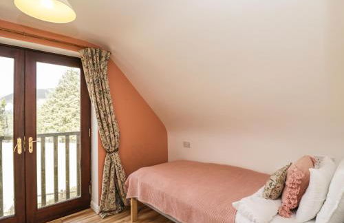 The Lodge - Photo 17