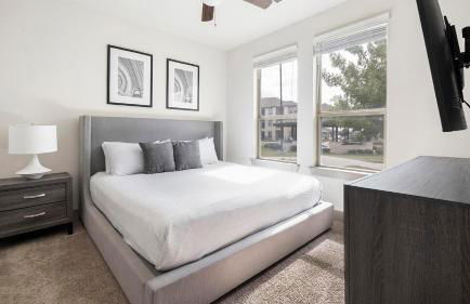 Landing Amazing 1BD Courtyard Pool - Photo 43