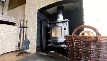 Forge Cottage, Cosy Couples Retreat in the Devon Countryside, Indoor Pool, Tennis Court and Tarka Trail Access - Foto 4