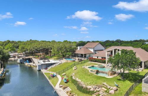 Waterfront House on Lake LBJ Cove and Concierge Services - Foto 3