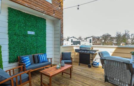 Stylish 4 Bed with Rooftop, Garage Near Hot Spots Less Than 5 Mins to Belmont, 10 Mins to Broadway, 24 Hour Hospitality Team, Perfect for Groups, Available for Long Term Rental - Foto 8