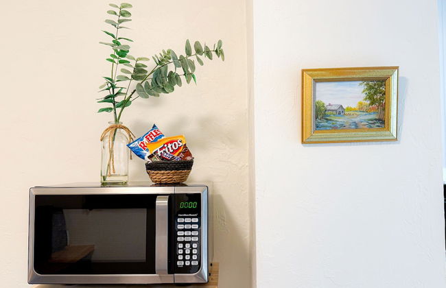 Stunning House In Convenient Location N Downtown - Photo 28