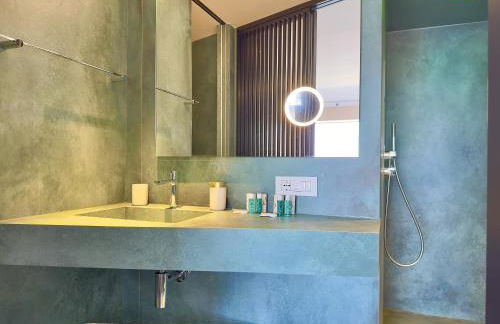 Luxury Seafront Apartment - Beach Access - Parking & WiFi - by Coral Property - Foto 39