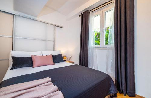 Merita Apartments with Pool - Photo 57