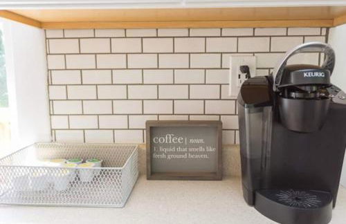 Steps to JMU & I-81 Fenced Yard Walk 2 Starbucks - Foto 35