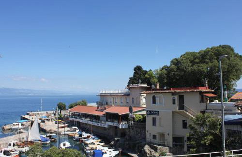 CAPTAIN'S HOUSE Lovran - 4 stars - no neighbors - Photo 39