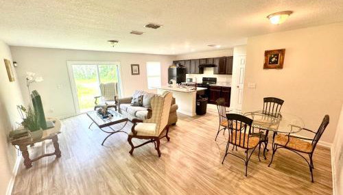 3 Bed Home 5 Mins to JAX Airport & Zoo - Foto 3