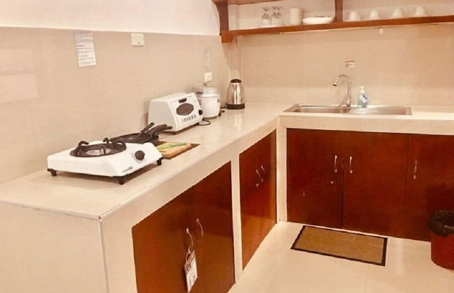 Rona's Townhouses - Photo 12