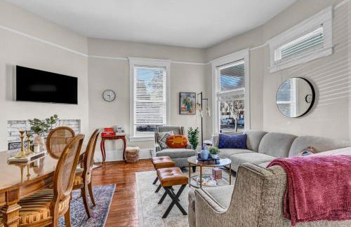 A Timeless Victorian Home with Period Charm! - Foto 2