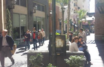 Ultimate LA Vacation 2BR w Pool Above Shops - Foto 19