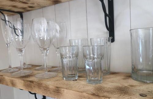 Cosy Shepherds Hut, heating, Hot Tub, WiFi and magnificent view - Foto 39