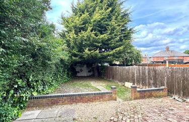 Rushden Home - Perfect for Contractors - Free Parking - Sleeps 5 - Garden - Netflix and HDR TV - Foto 7