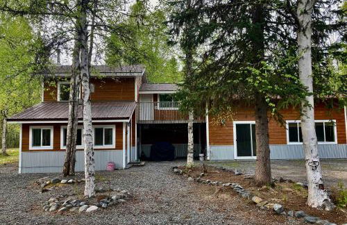 Peaceful Mountain-View Home - Walk to Kenai Lake! - Foto 2