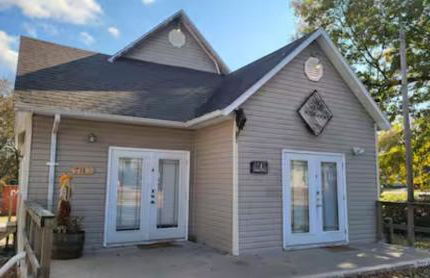 Train Themed Hobo Hideaway Near City Square - Foto 27