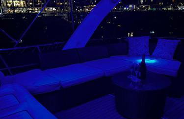 SUPERYACHT ON TOWN QUAY MARINA, SOUTHAMPTON - Very close to city centre and cruise terminals - free parking included - Foto 6