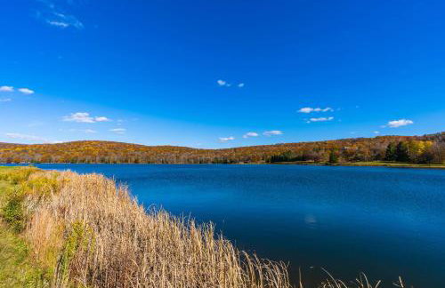 Family cabin Alpine Lake w indoor pool & fire pit - Foto 9