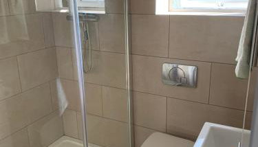 Lovely flat, balcony & woodstove, parking close - Foto 4, Shower