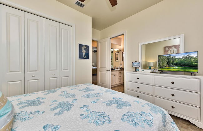 Amalfi Vacation Rental: Stylish 3-BR Retreat Steps from Vanderbilt Beach. Relax by the Private Pool and Enjoy Modern Amenities. Ideal for Families with Easy Access to Mercato and Local Attractions - Foto 4