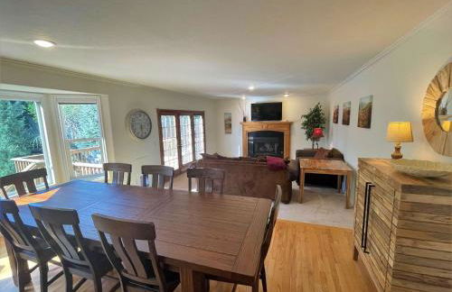 8-Bedroom Home Near the Foot of the Rocky Mountains - Foto 12