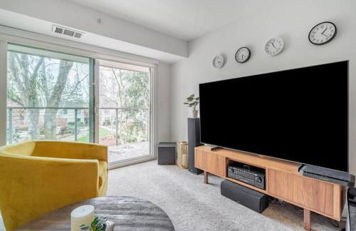 Sharon Green apartments by FantasticStay - Photo 20