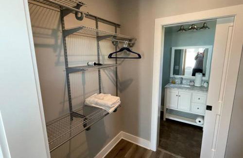 Pet friendly Wi-Fi luxury gated community downtown Greenville - Photo 13