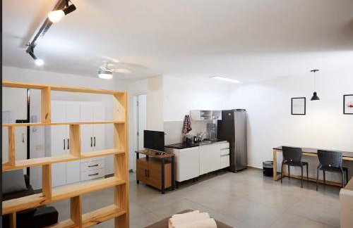 03 - ESTÚDIO com ÁREA PRIVATIVA, Máquina de lavar, Vaga de garagem, Cozinha completa, Wi-fi veloz - Foto 48