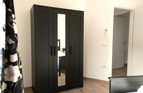 GuestHost - Comfy Two-Levels Apartment with Terrace! - Foto 22