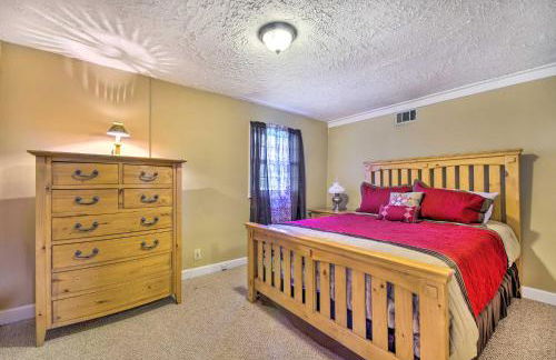 Charming Farm Cottage with Fire Pit and Grill! - Foto 18