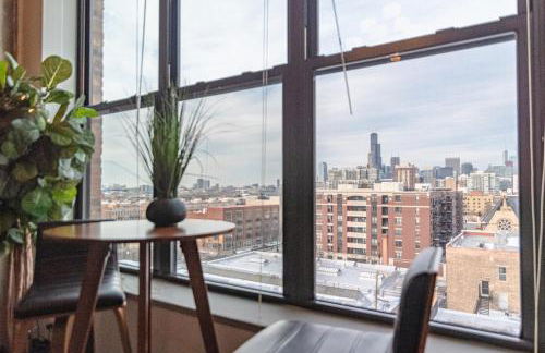 Modern 2BR Loft with Amazing City Skyline View and Optional Parking for 8 Guests Near McCormick Place and Soldier Field - Foto 12