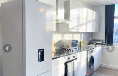 The Felix Apartments - 3 Bedrooms - FREE Parking - Close to train station - Photo 32