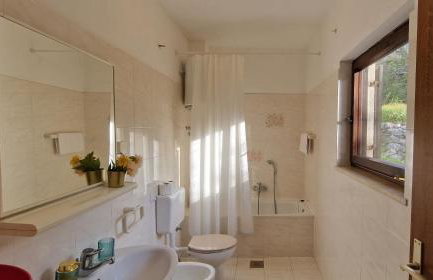 SWIM and CLIMB BAŠKA HOLIDAY HOUSE - island KRK - Foto 28