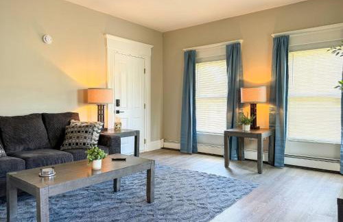 New Remodel | Mins to DHMC & Hanover | Explore NH - Foto 15