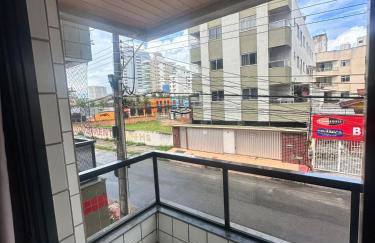 PRAIA DO MORRO - 2 QUARTOS - Apartamento 3 min do mar á pé - Garagem coberta e livre - WI FI - Foto 17