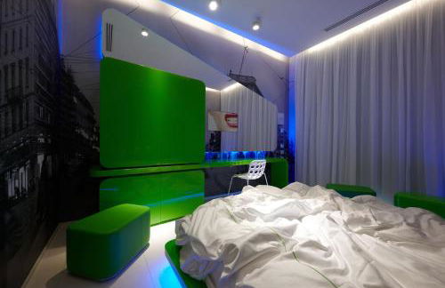 Town Suites - Photo 22