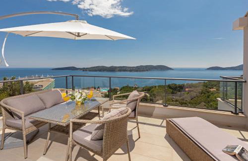 Apartmani D & J with Heated Pool & Stunning Sea View - Photo 13