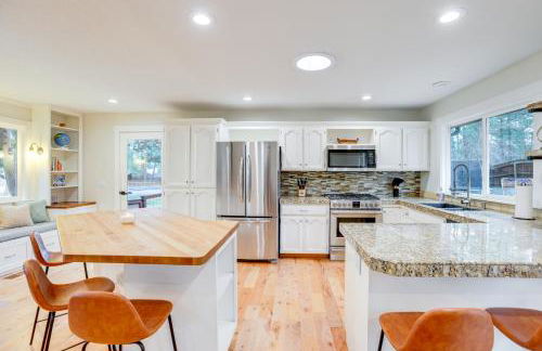 3 Mi to Old Mill District Family Retreat with Yard - Foto 9