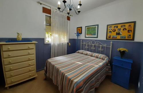 Precioso chalet próximo a Sevilla con jardín y piscina privada 8 personas Wifi gratis 2 salones 4 dormitorios 2 baños - Foto 78