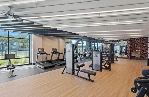 1BR Alongside Q2 and Domain With Pool, Gym and Free Parking - Foto 25