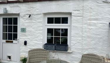 Tiny romantic cottage for two. - Photo 4