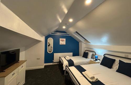 Minstead Houses 5 Bedroom Large House inc 3 Twin Rooms B24 just off M6-J6 Free Parking Driveway 2 Showers Bath 2 WCs Fast Wi-Fi Garden Airport NEC Contractor HS2 Teams Weekly Stays Welcomed Best-in-Class - Foto 14