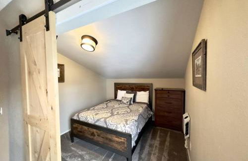 Rustic Modern Condo - Close to Village - Sleeps 10 - Foto 9