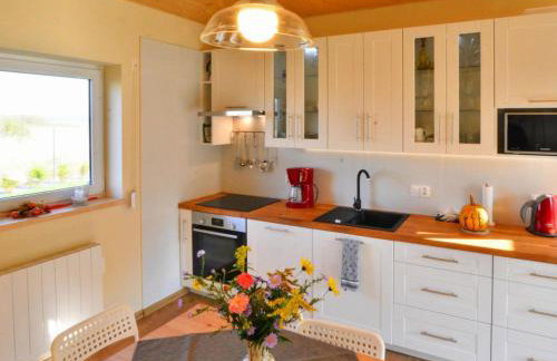 Holiday Home With Private Garden Close to the Lake - Foto 14