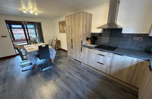 Eric House - Photo 10