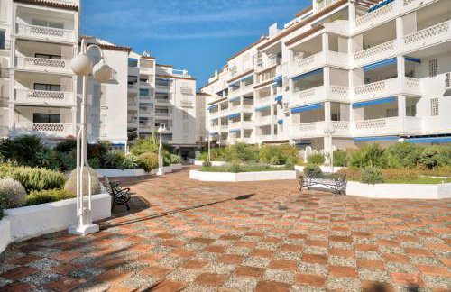 PLAYAS DEL DUQUE, PUERTO BANUS, GOLF .PLAYA Y COMPRAS - Photo 25