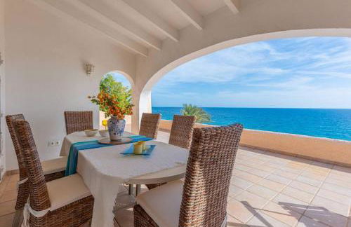 Frontline Villa - Photo 19