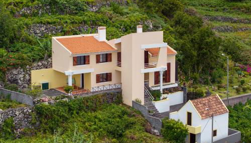 Casa Amarela da Fajã da Areia by An Island Apart - Foto 1