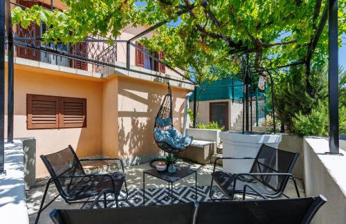 House Papinka with Private Pool & Garden - Happy Rentals - Photo 42