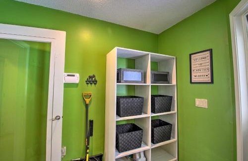 Spacious Ski-inandOut Black Mountain Home with Deck! - Foto 33